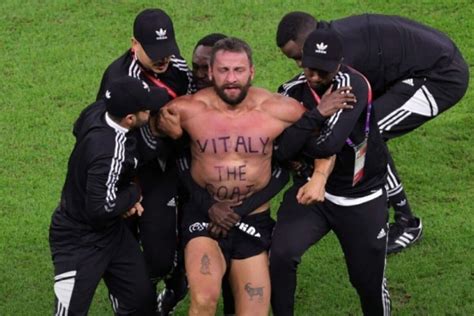 Vitaly Uncensored strikes again but fails A streaker tried her best to invade the pitch during the ICC Cricket World Cup 2019 final between New Zealand and England but was. . Vitaly unsensored